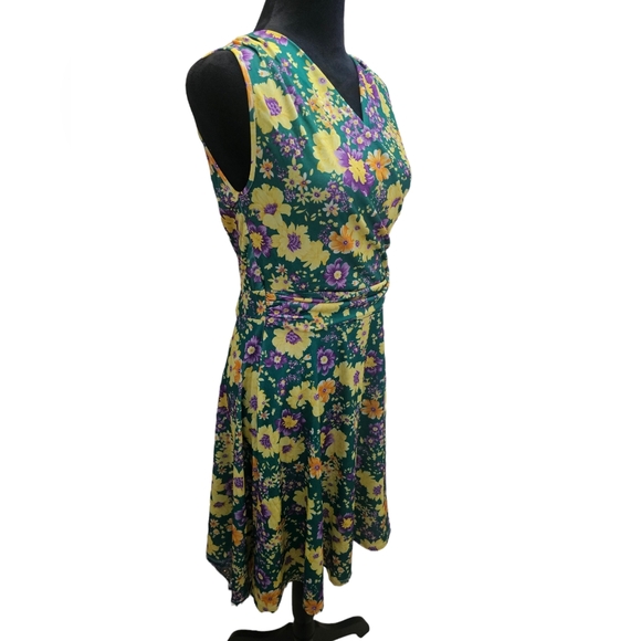 NWT Tam Ware Pleated Waist V Neck Sleeveless Floral Skater Dress Large - Picture 2 of 5